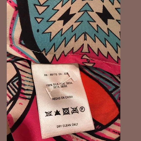 Anthro LEIFNOTES Glass Tile Blouse 100% Silk Top Shirt Sleeveless colorful geo - Picture 8 of 9